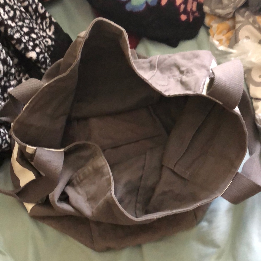 A gray bag from pink - Picture 3 of 4